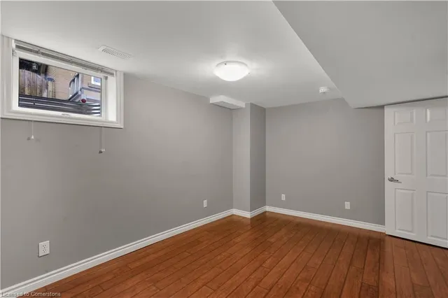 Additional image 31 of 563 Guelph St