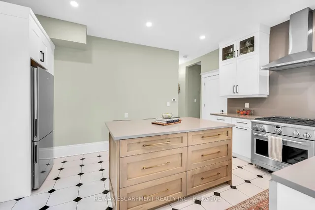 Additional image 13 of 444 Maple Ave