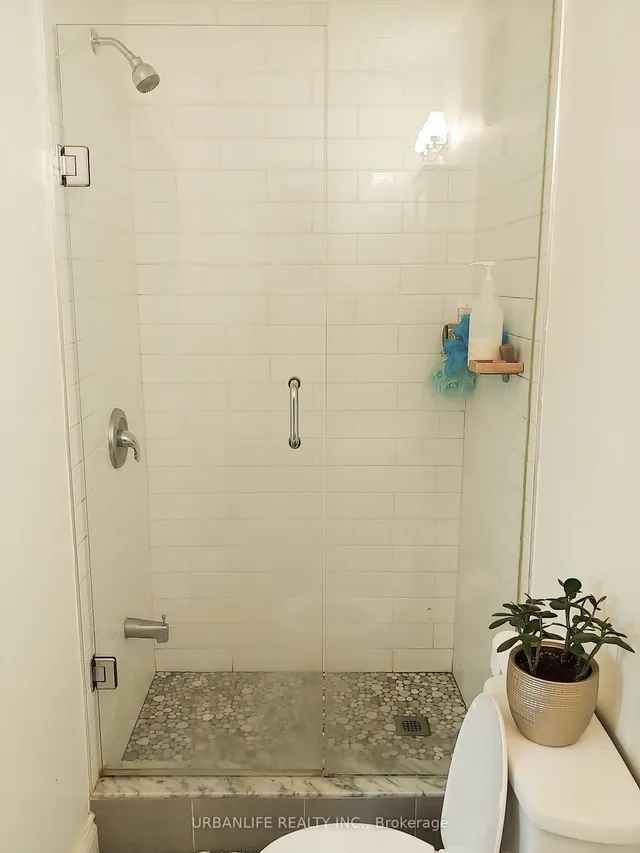 Additional image 8 of 1577 Dufferin St