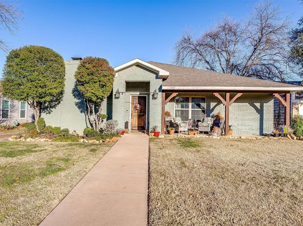 3829 Carolyn Rd, Fort Worth, TX 76109