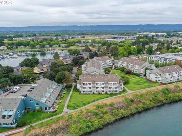 213 N Hayden Bay Dr, Portland, OR 97217