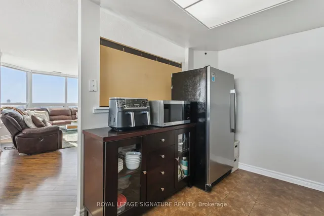 Additional image 21 of 8 Lisa St Unit PH2907
