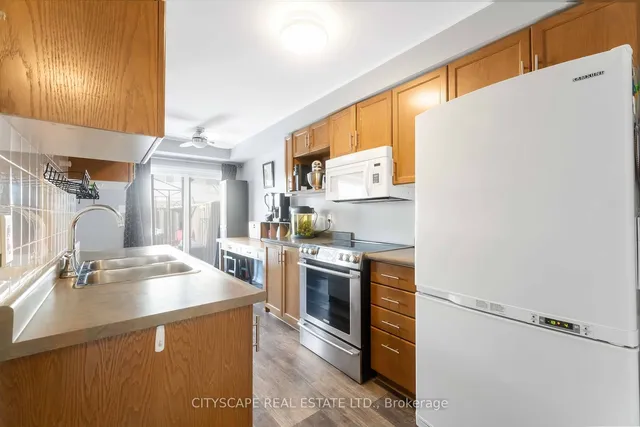 Additional image 21 of 76 Frances Ave Unit 14