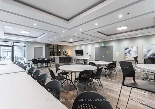 Additional image 16 of 1 Redfern Ave Unit 315