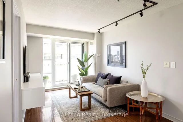 Additional image 8 of 736 Spadina Ave Unit 1411