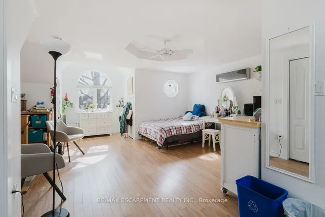 Additional image 16 of 86 South Oval