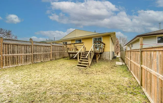 Additional image 30 of 92 Timberlane Cres