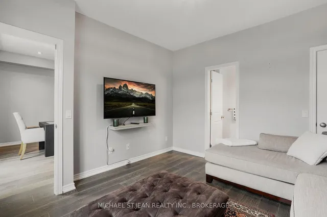 Additional image 10 of 5056 New St Unit 15