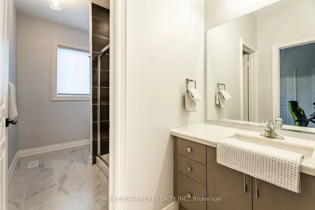 Additional image 30 of 266 Humphrey St