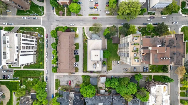 Additional image 37 of 49 Robinson St Unit 300