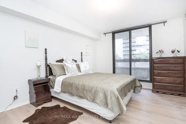 Additional image 18 of 100 Quebec Ave Unit 301