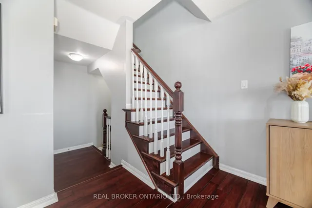 Additional image 29 of 40 Suitor Crt