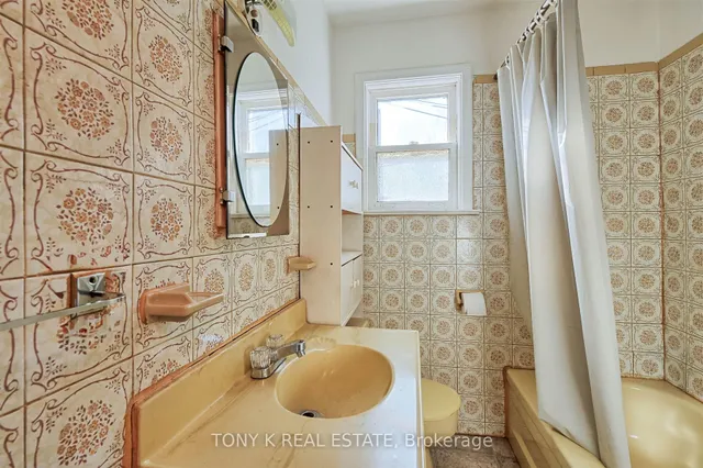 Additional image 7 of 8 Davidson Ave