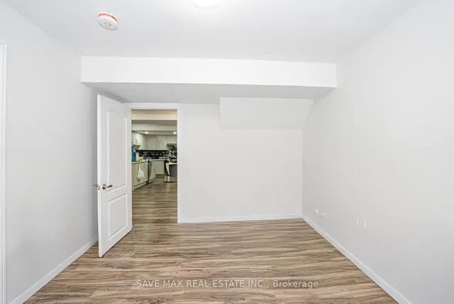 Additional image 38 of 27 Messina Ave