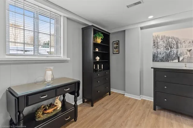 Additional image 24 of 684 Hiawatha Blvd