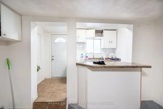 Additional image 10 of 92 Aurora St