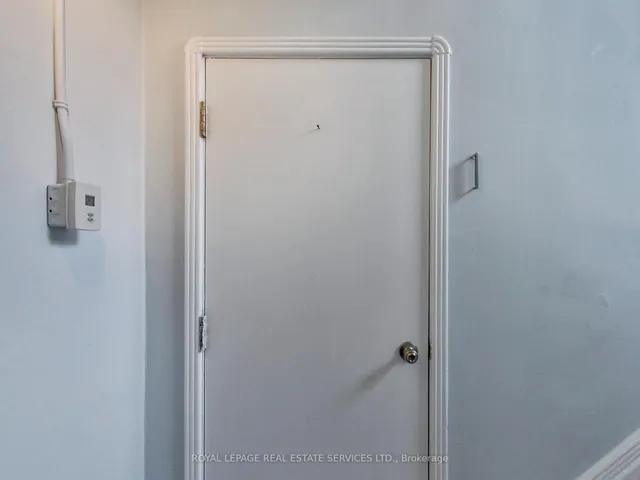 Additional image 4 of 197 Royal York Rd