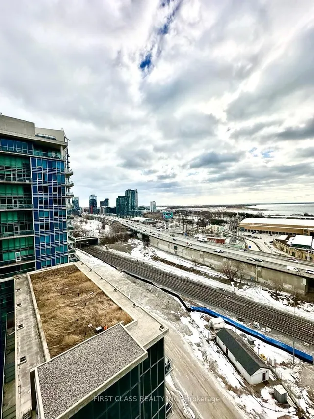 Additional image 16 of 59 East Liberty St Unit 1702