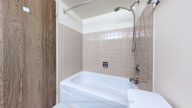 Additional image 20 of 2050 Bridletowne Circ Unit 1212