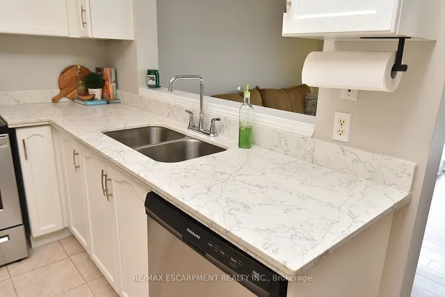 Additional image 9 of 174 Highbury Dr Unit 5