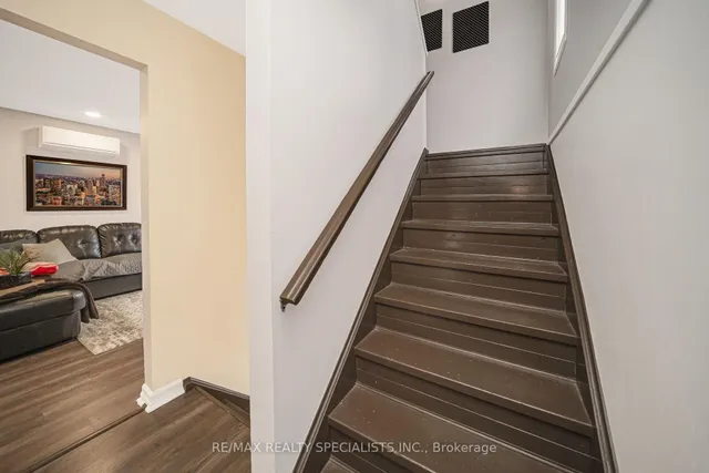 Additional image 23 of 26 Hercules Crt