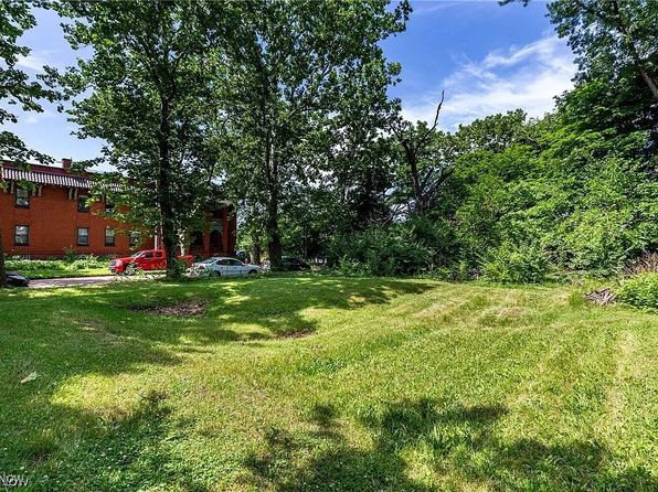 2962 W 14th St, Cleveland, OH 44113