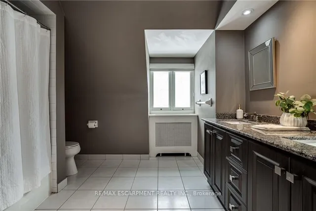 Additional image 36 of 7 St. James Pl