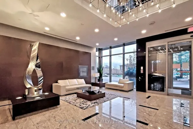 Additional image 25 of 181 Village Green Sq Unit 1218