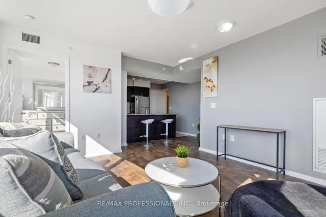 Additional image 7 of 800 Lawrence Ave Unit 1014