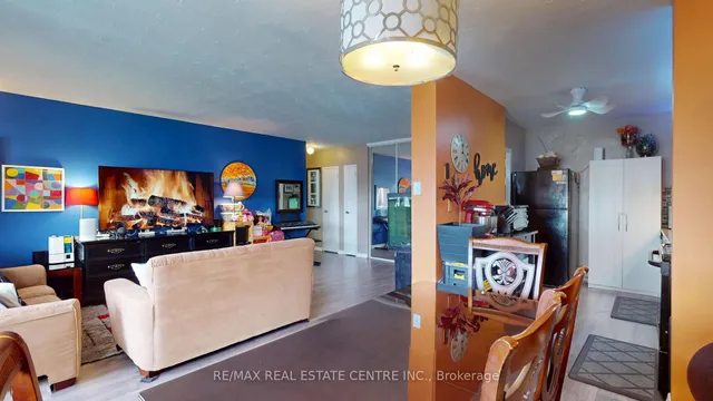 Additional image 7 of 2245 Eglinton Ave Unit 807