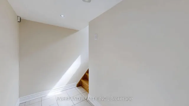 Additional image 31 of 8 Hogan Dr