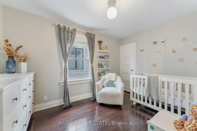 Additional image 14 of 152 Queensdale Ave