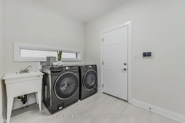 Additional image 15 of 321 Woodbine Ave