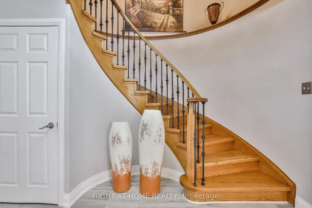 Additional image 23 of 25 Rockford Ru