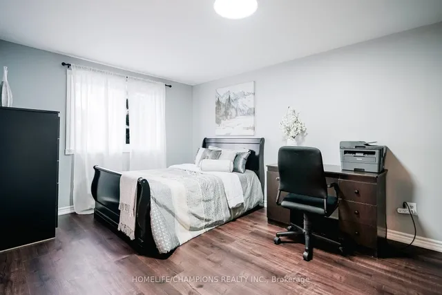 Additional image 31 of 28 Longsword Dr