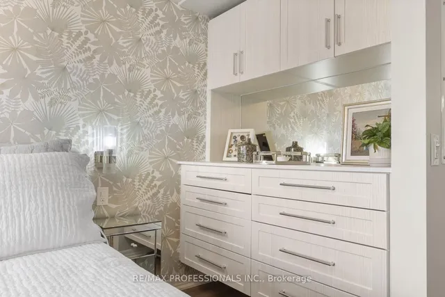 Additional image 19 of 3563 Lake Shore Blvd Unit 305