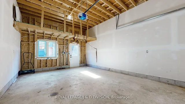 Additional image 28 of 38 Fielding Ave