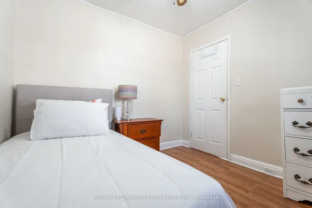 Additional image 24 of 34 Mayflower Ave