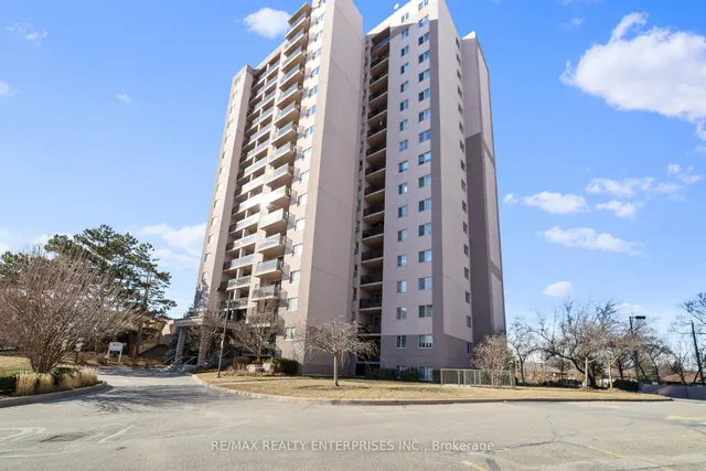 Additional image 39 of 975 WARWICK Crt Unit 1402