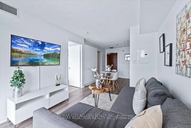 Additional image 11 of 15 Iceboat Terr Unit 2015