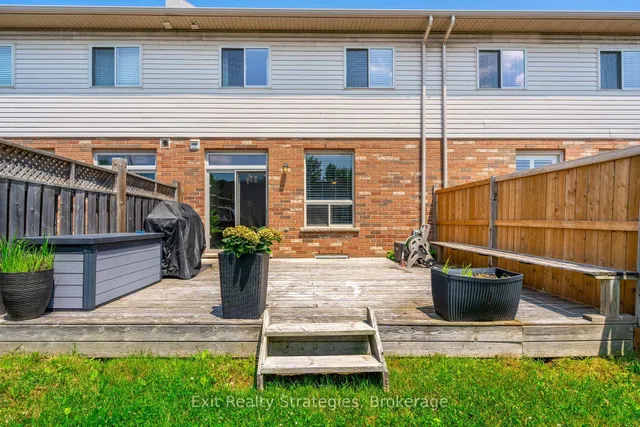 Additional image 48 of 15 Marina Point Cres