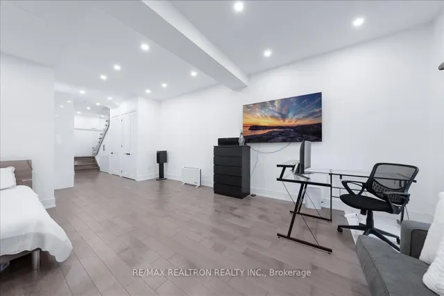 Additional image 43 of 46 Franklin Ave