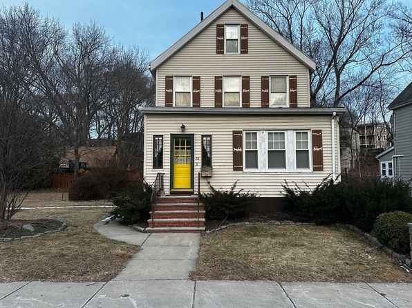 Primary image of 32 Grew Ave, Roslindale, MA 02131
