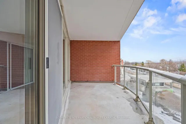 Additional image 23 of 550 Queens Quay Unit 512