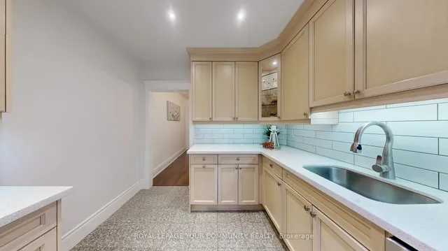 Additional image 19 of 40 Cloverdale Rd