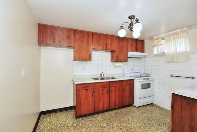 Additional image 13 of 17 Ludstone Dr