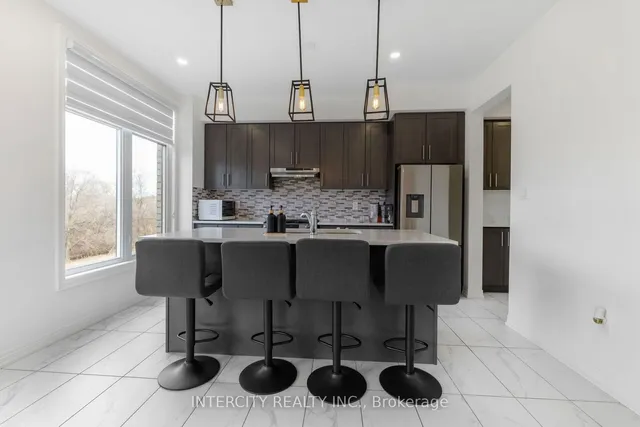 Additional image 15 of 19 Queenpost Dr