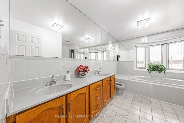 Additional image 21 of 28 Sunflower Cres