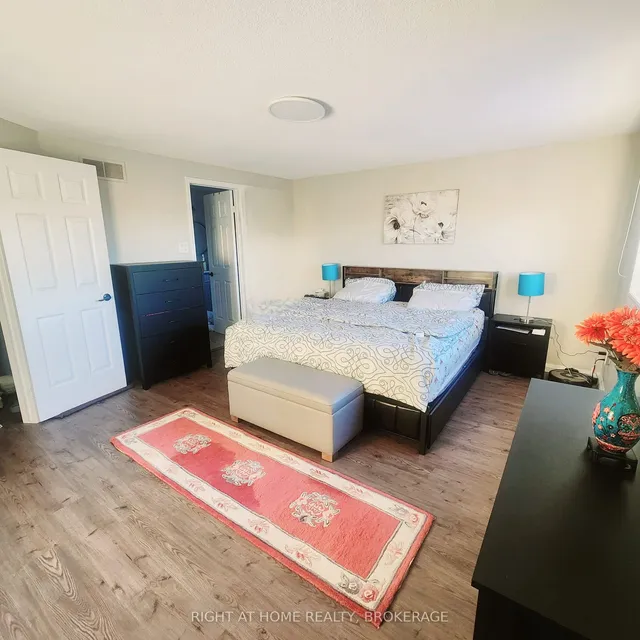 Additional image 31 of 2 Desantis Crt