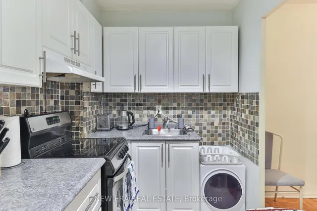 Additional image 10 of 3625 Lakeshore Blvd Unit 108